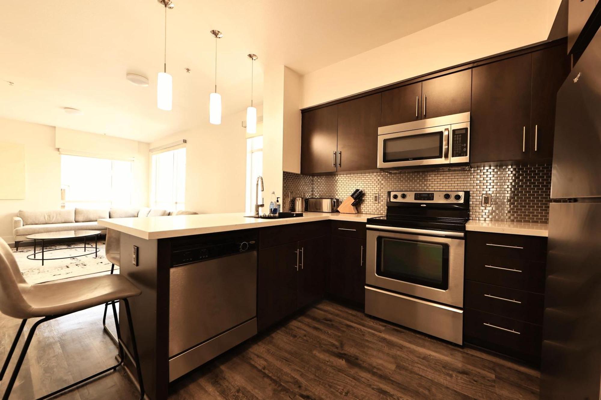 Apartment 2bd Stylish Retreat Amenities Heart Of Hollywood