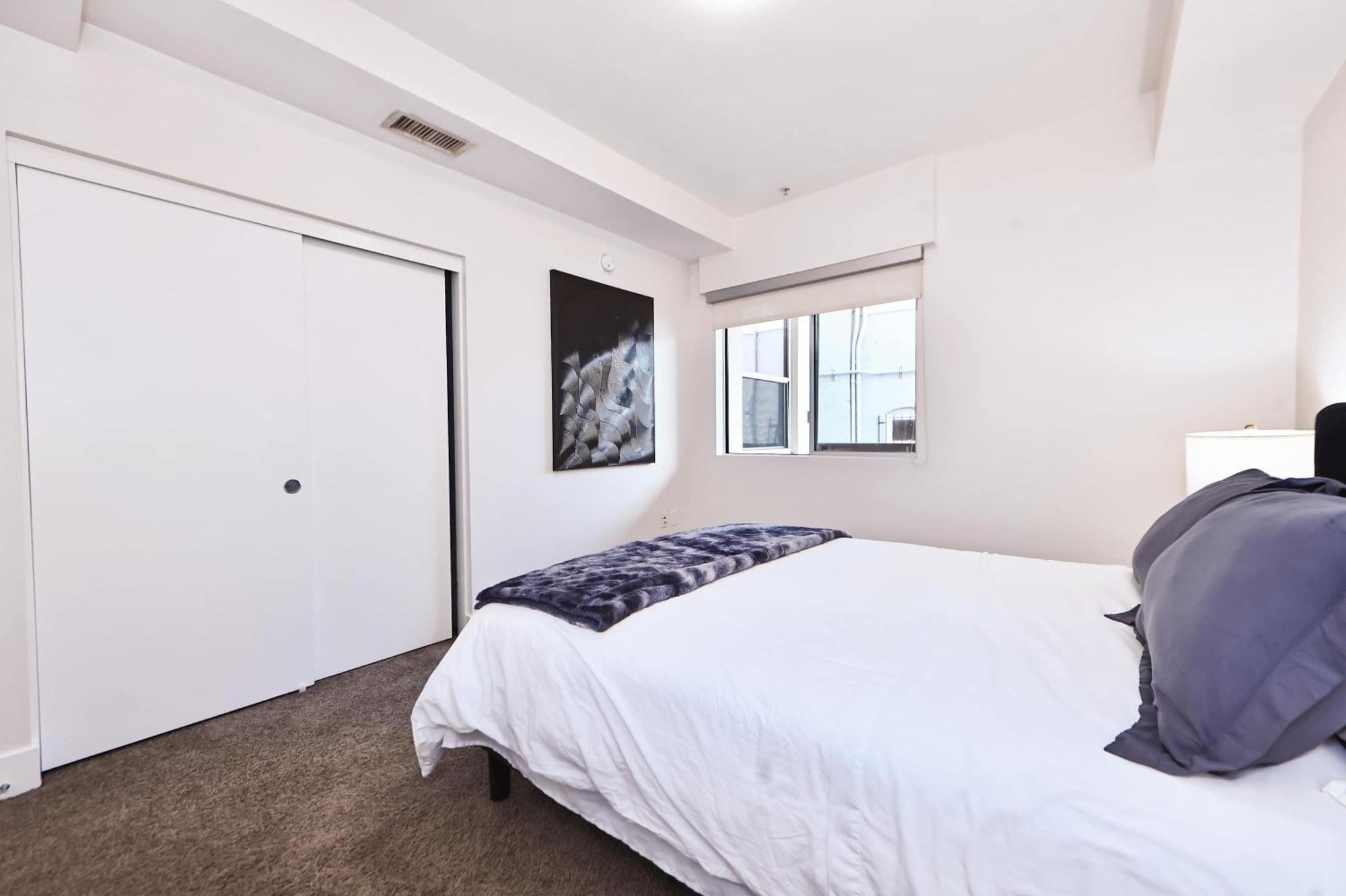 Apartment 2bd Stylish Retreat Amenities Heart Of Hollywood Los Angeles