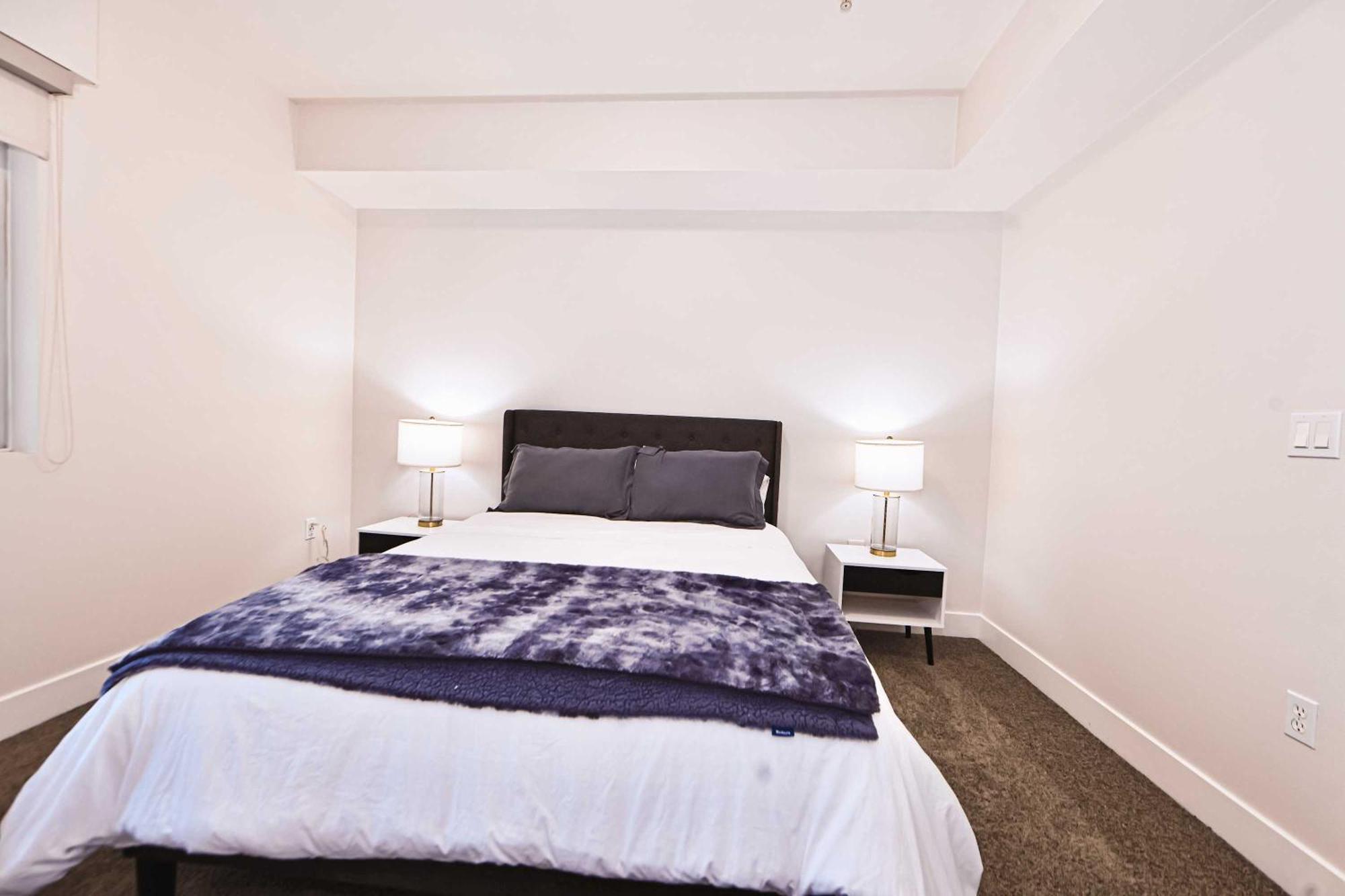2bd Stylish Retreat Amenities Heart Of Hollywood *