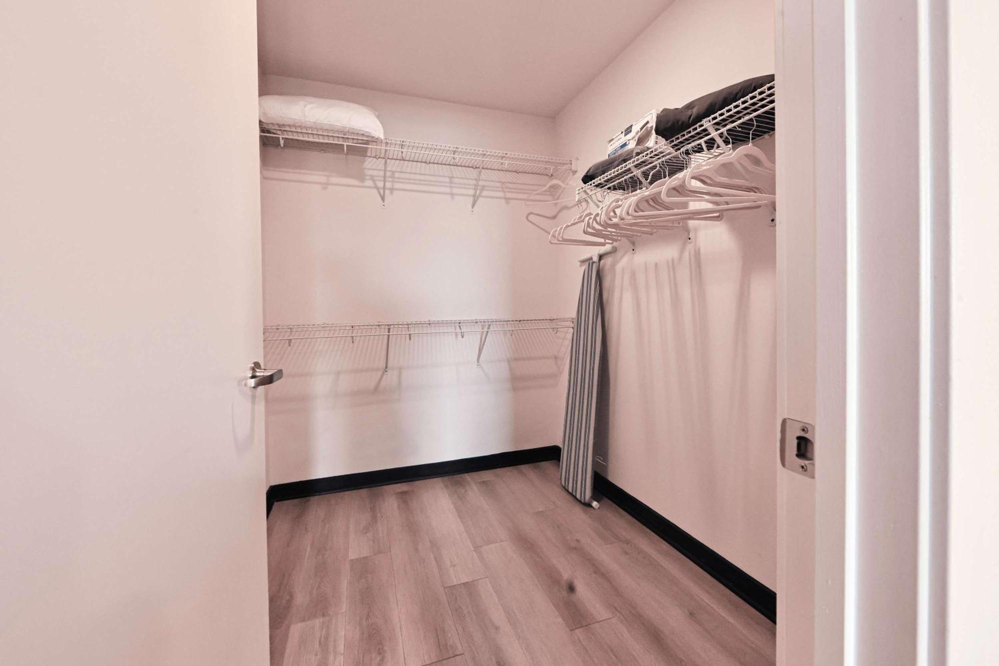 Apartment 2bd Stylish Retreat Amenities Heart Of Hollywood *